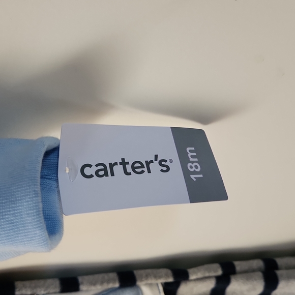 Carters onesie - Picture 3 of 6